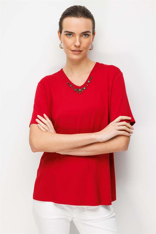 Kadın V Yaka Yakası Nakış İşlemeli Penye T-shirt Kırmızı