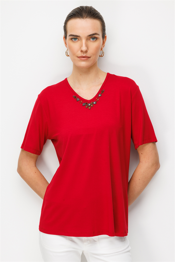 Kadın V Yaka Yakası Nakış İşlemeli Penye T-shirt Kırmızı