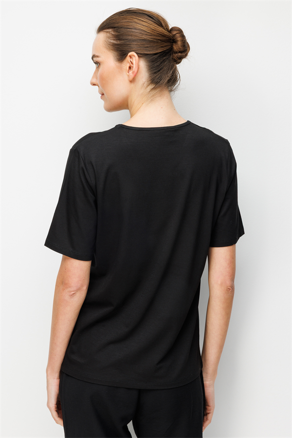 Kadın V Yaka Yakası Nakış İşlemeli Penye T-shirt Siyah