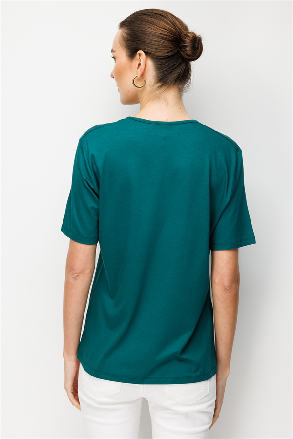 Kadın V Yaka Yakası Nakış İşlemeli Penye T-shirt Yeşil