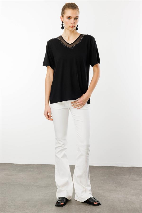 Kadın V Yaka Yakası Taşlı Penye T-shirt Siyah