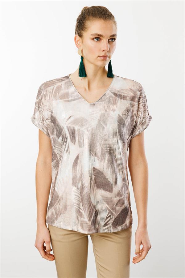 Kadın V Yaka Yaprak Desenli Penye T-shirt Vizon