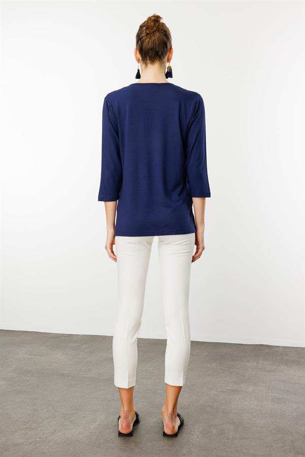 Kadın Yakası Dantel İşlemeli Penye Bluz Lacivert