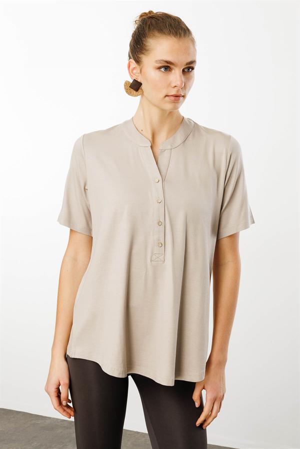 Kadın Yakası Düğmeli Penye Gömlek Bej