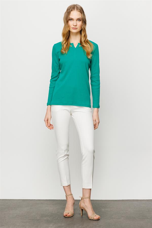 Женская хлопковая блуза с вышивкой на воротнике зеленая