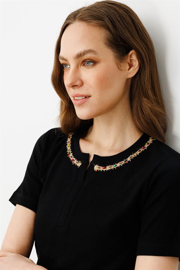 Womens Collar Embroidered Combed T-shirt Black