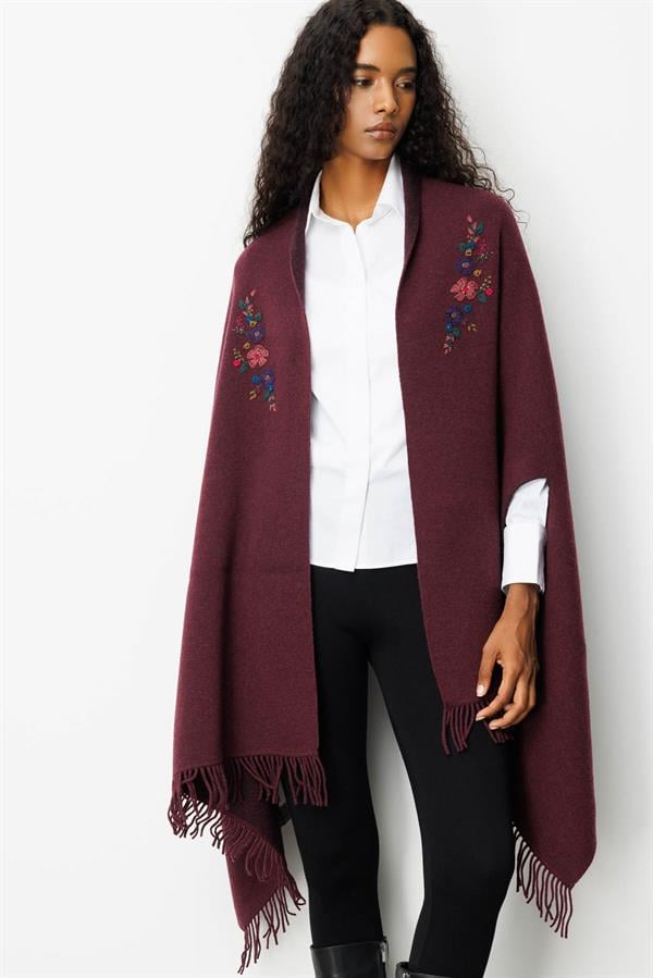 Kadın Yakası İşlemeli Koldan Geçmeli Büyük Yün Şal K.Mürdüm