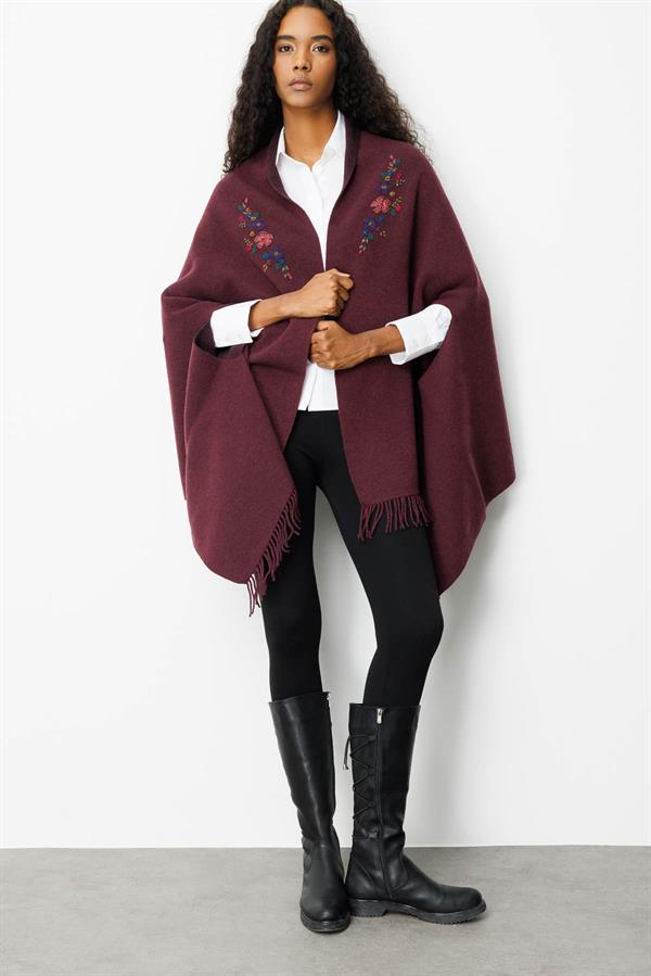 Kadın Yakası İşlemeli Koldan Geçmeli Büyük Yün Şal K.Mürdüm