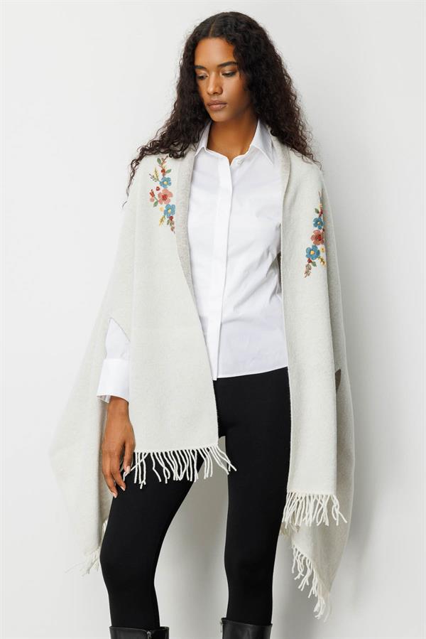 Kadın Yakası İşlemeli Koldan Geçmeli Büyük Yün Şal Kemik