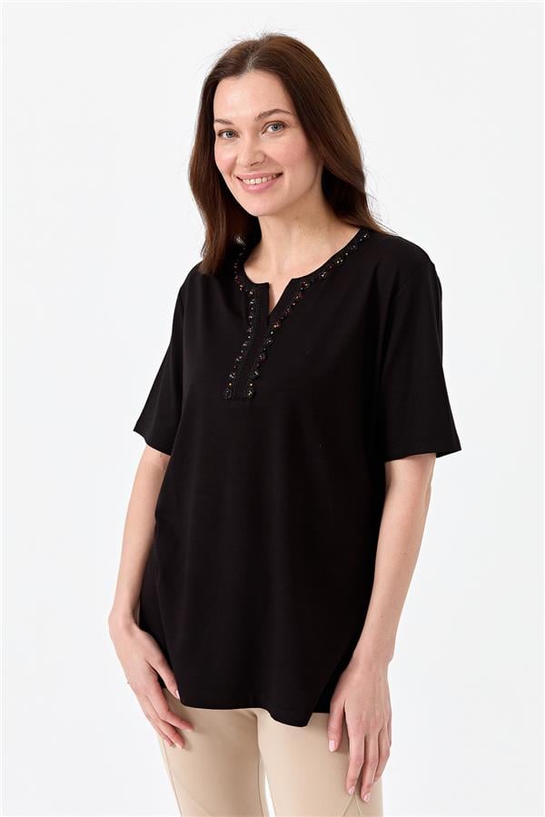 Kadın Yakası Patlı Boncuk İşlemeli Penye T-shirt Siyah