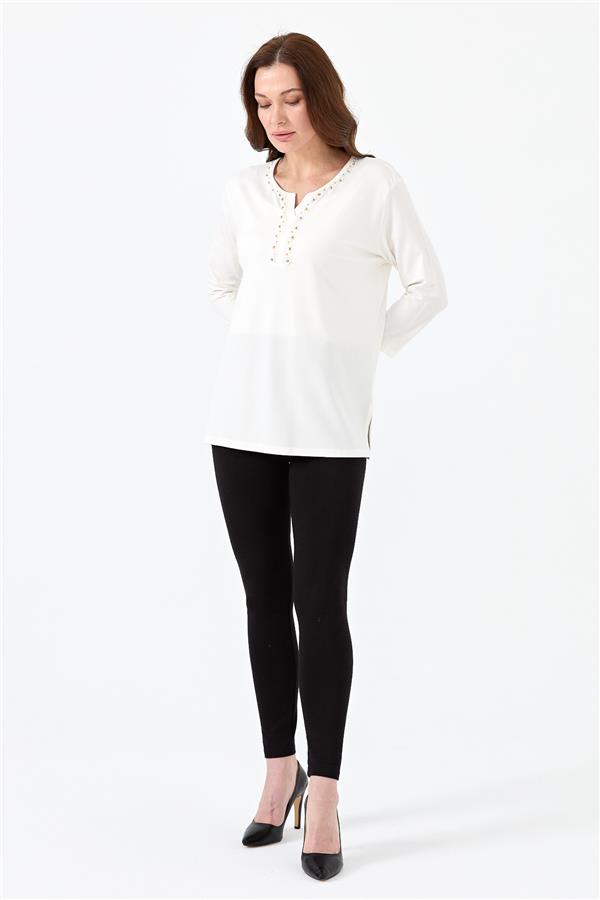 Kadın Yakası Patlı Boncuk İşlemeli Truvakar Kol Penye Bluz Ekru
