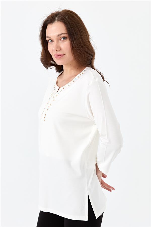 Kadın Yakası Patlı Boncuk İşlemeli Truvakar Kol Penye Bluz Ekru
