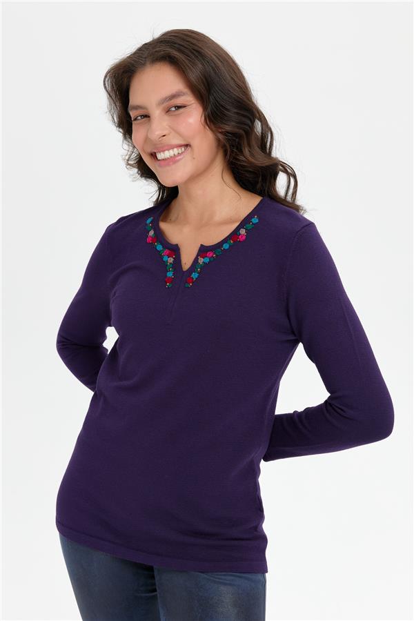 Kadın Yakası Renkli Çiçek İşlemeli Kazak K.Mor
