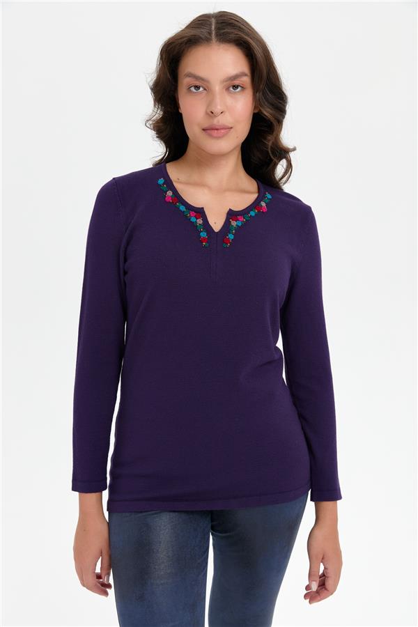 Kadın Yakası Renkli Çiçek İşlemeli Kazak K.Mor