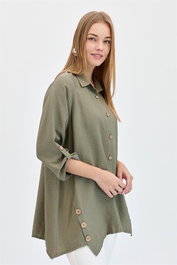 Женская рубашка оверсайз на пуговицах сбоку