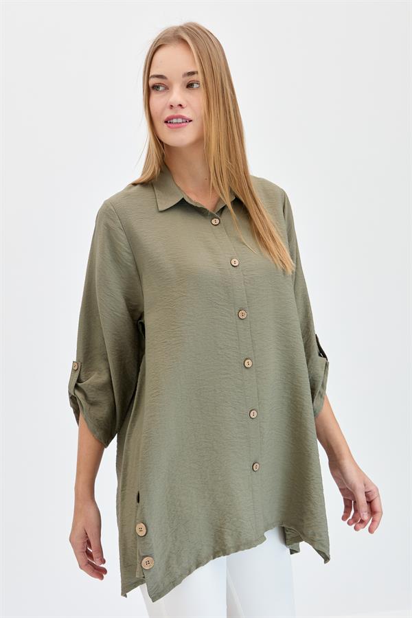Женская рубашка оверсайз на пуговицах сбоку