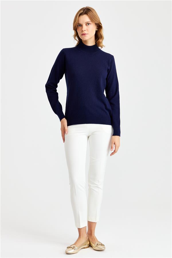 Женская классическая блузка с полуводолазкой