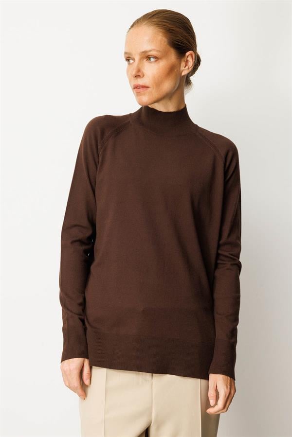 Kadın Yarım Balıkçı Yaka Kolları Yırtmaçlı Basic Kazak Kahve