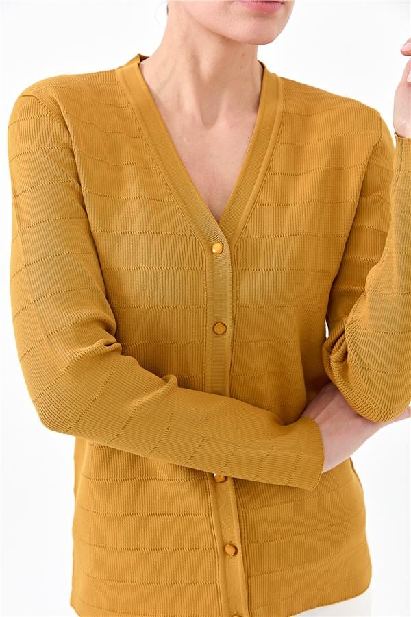 Женский трикотажный летний кардиган молочного цвета