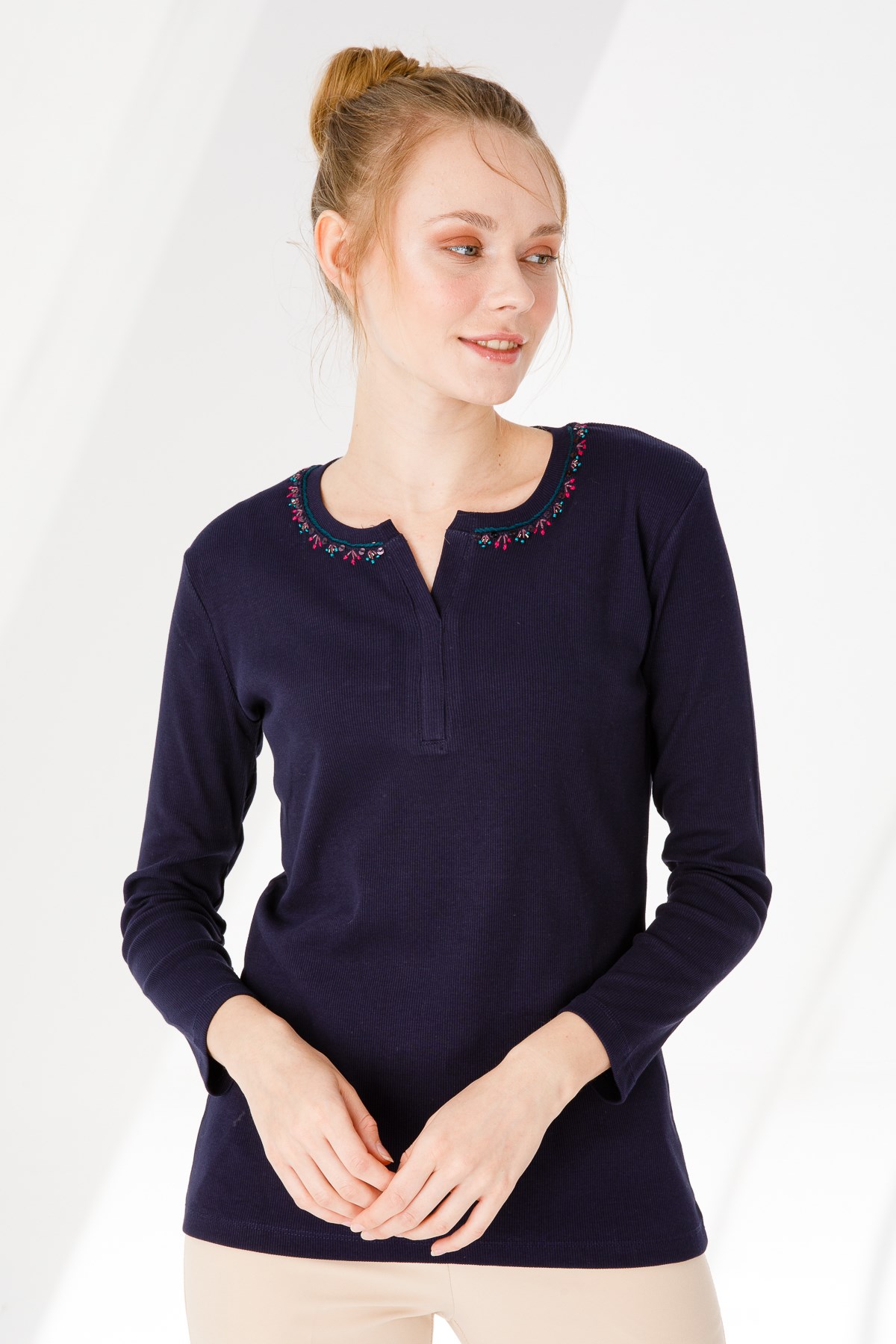 Kadın Açma Yaka Uzun Kol Boncuklu Pamuklu T-Shirt LacivertDesen Triko -  Online Satış