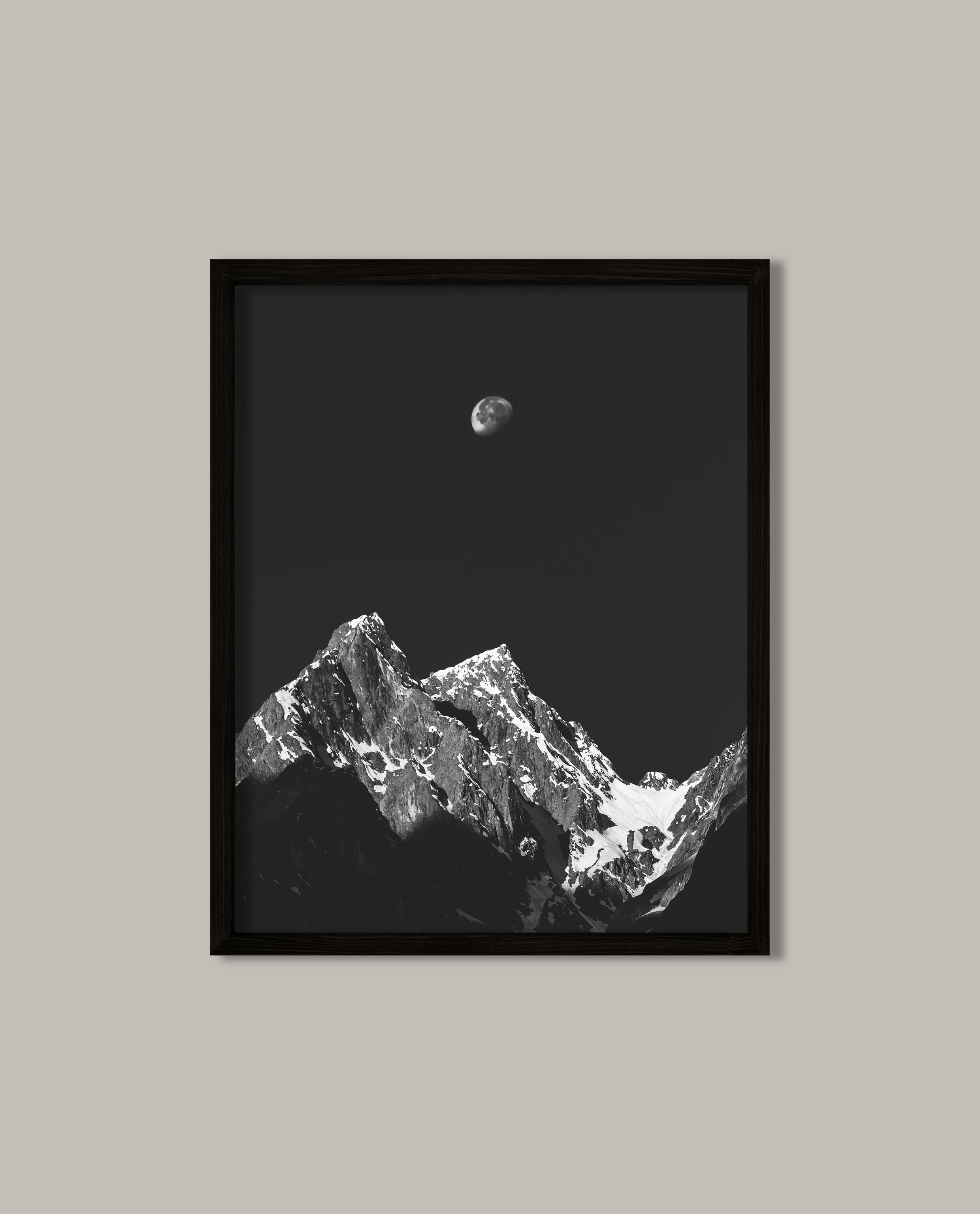 Ay Işığında Dağlar Çerçeveli Poster