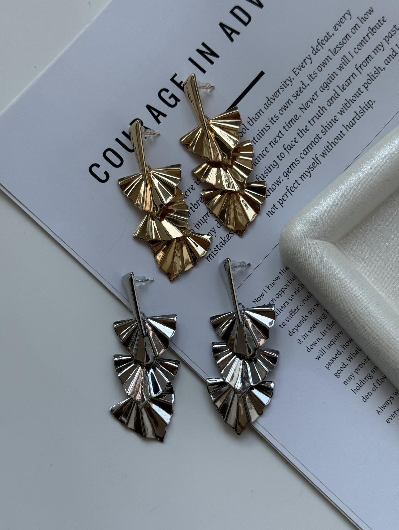 3'lü Yaprak Küpe Gold
