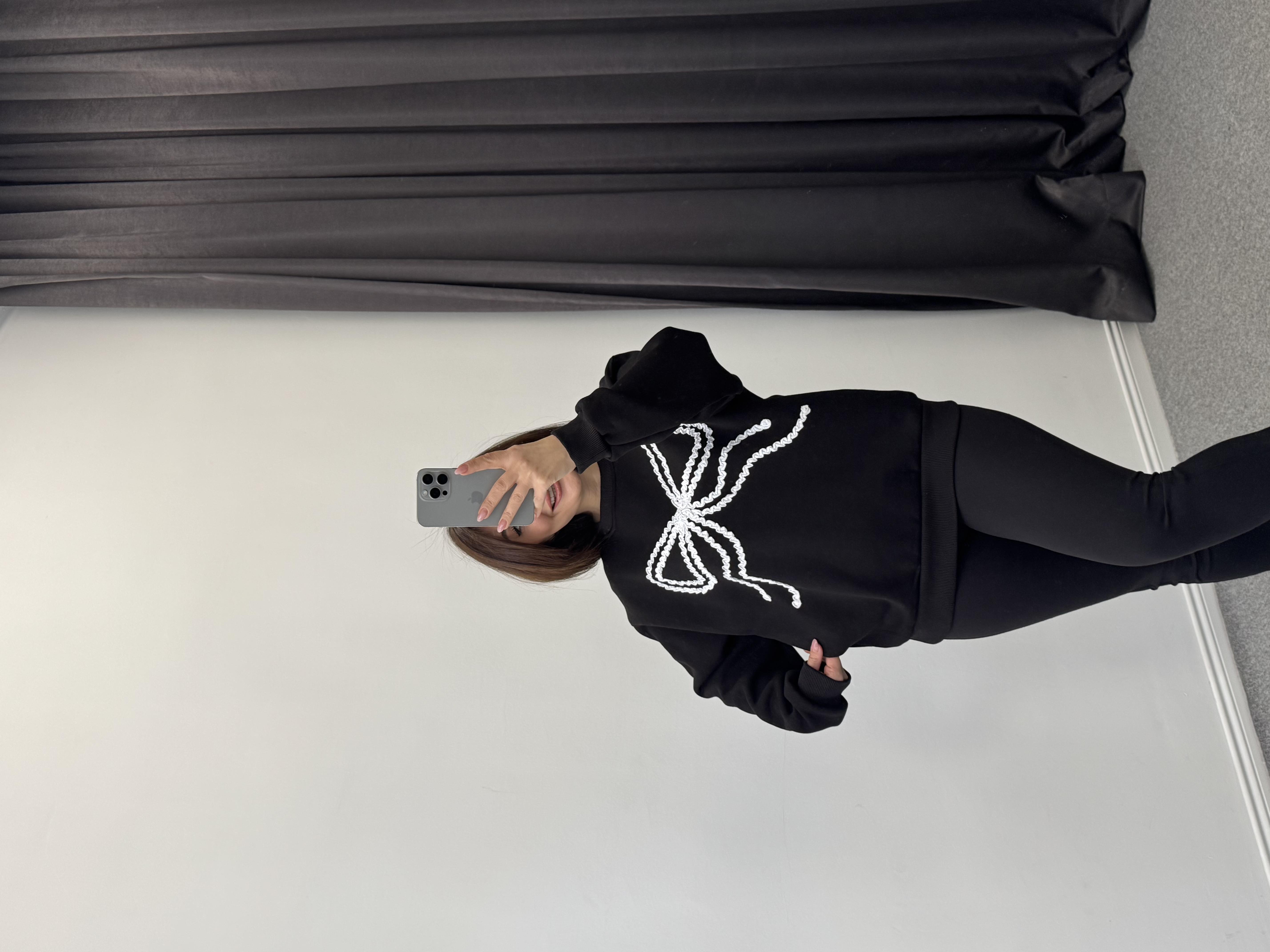 Fiyonk Nakışlı Sweat Siyah