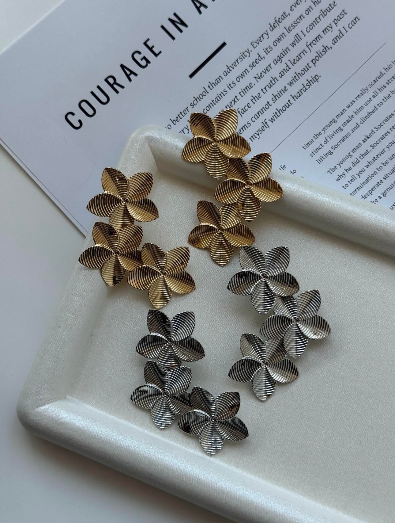 3'lü Çiçek Küpe Gold