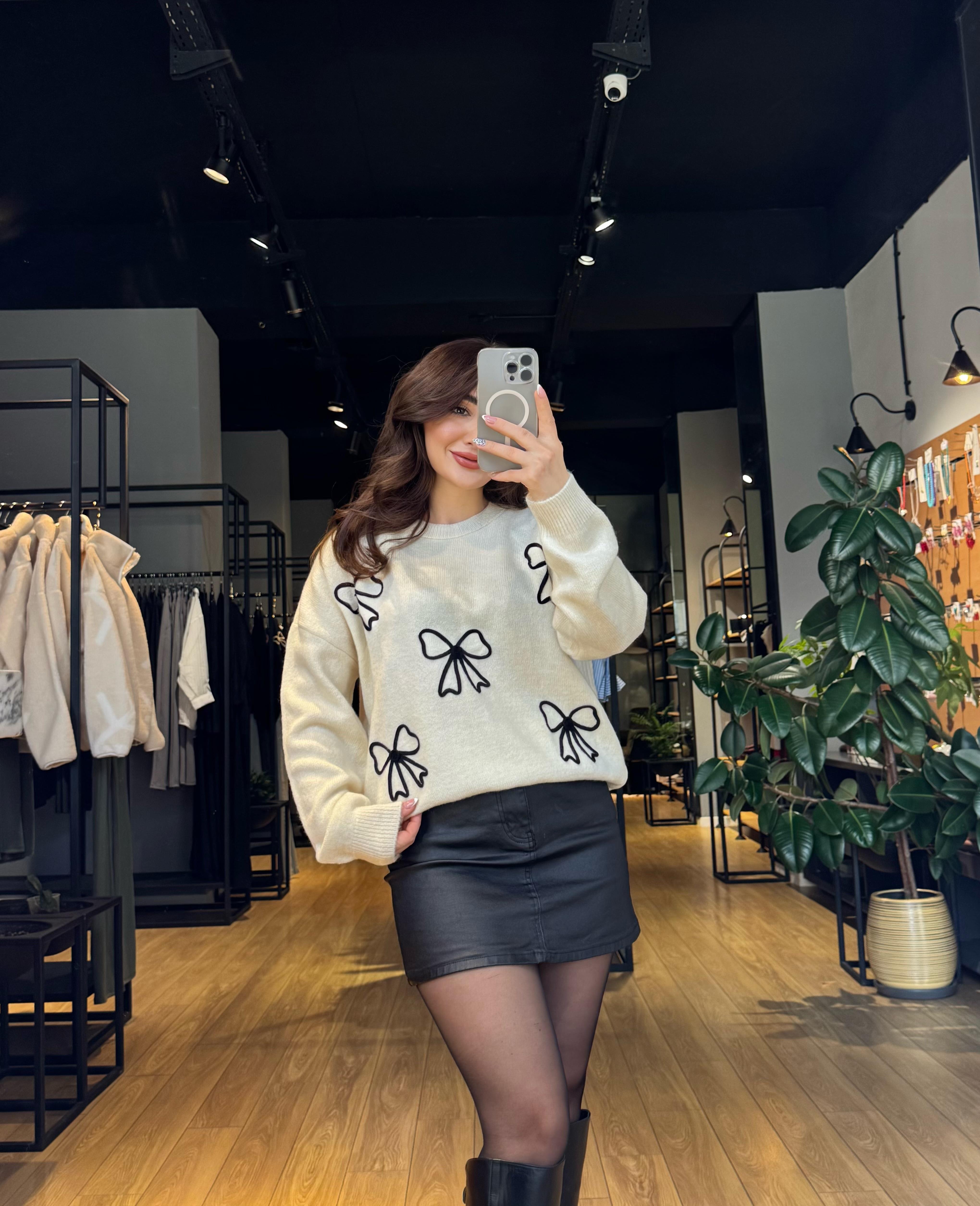 FİYONKLU KAZAK KREM