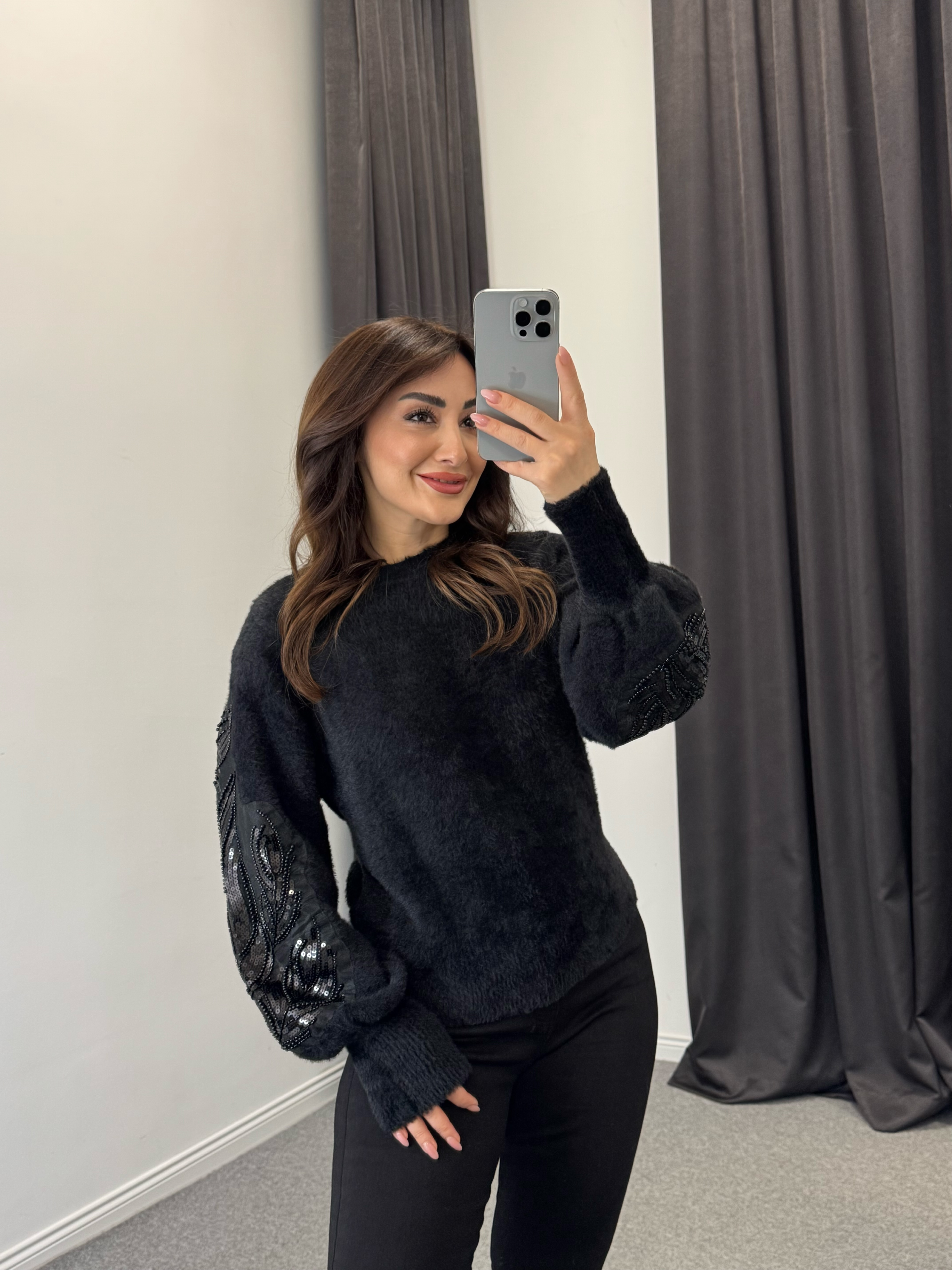 Kolları İşlemeli Kazak Siyah