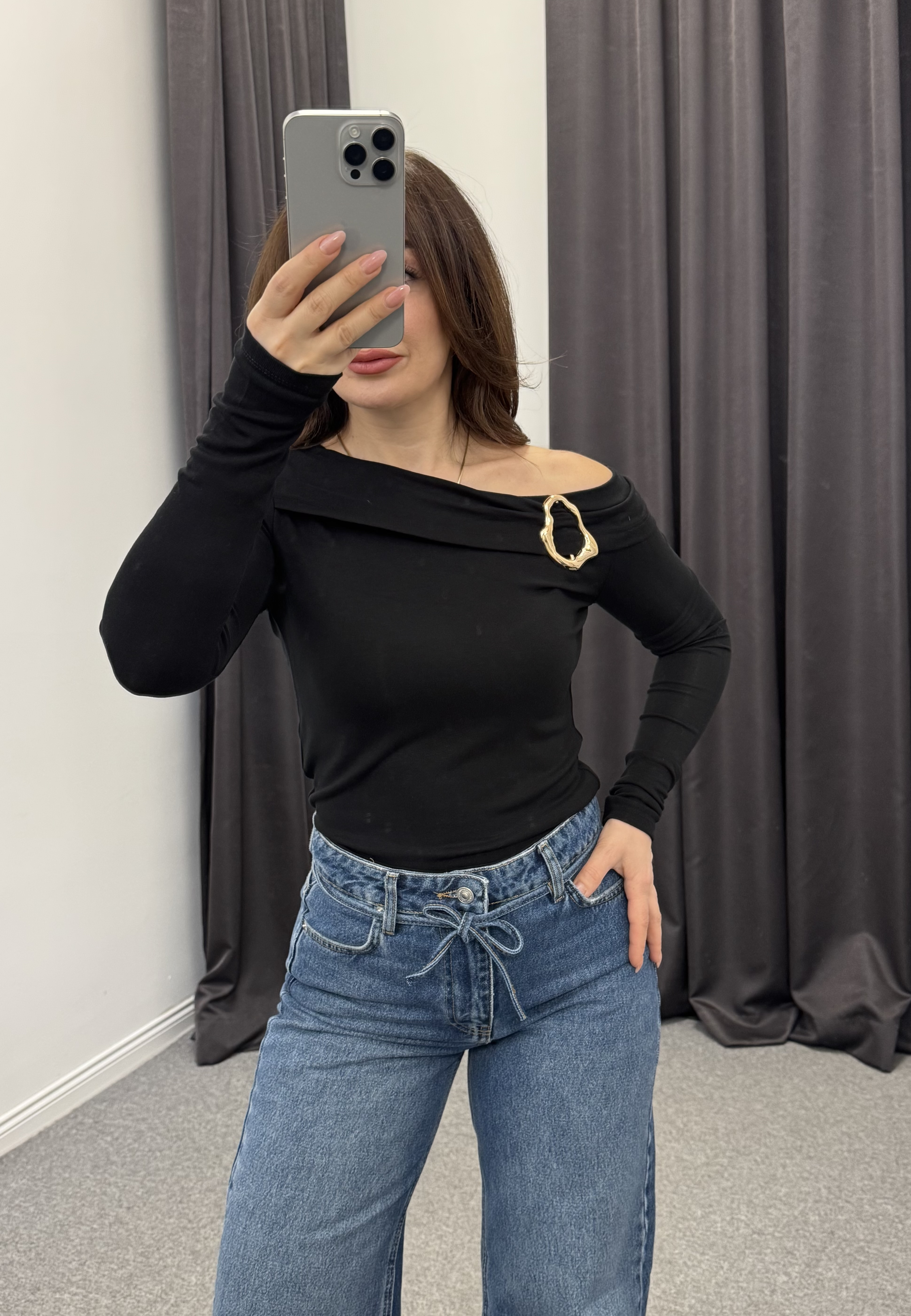 Tokalı Omuz Detay Bluz Siyah