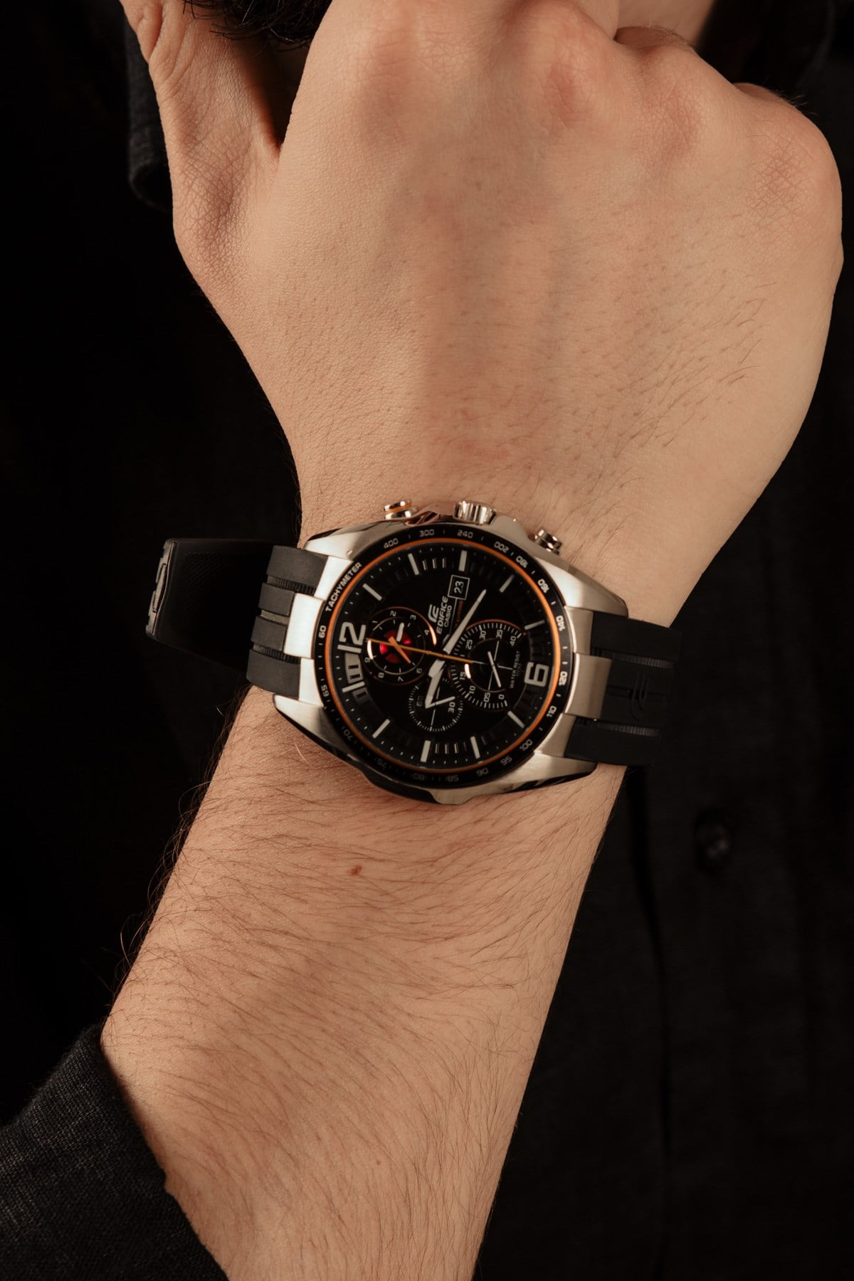 Casio EFR-528D-1AVUDF Erkek Kol Saati
