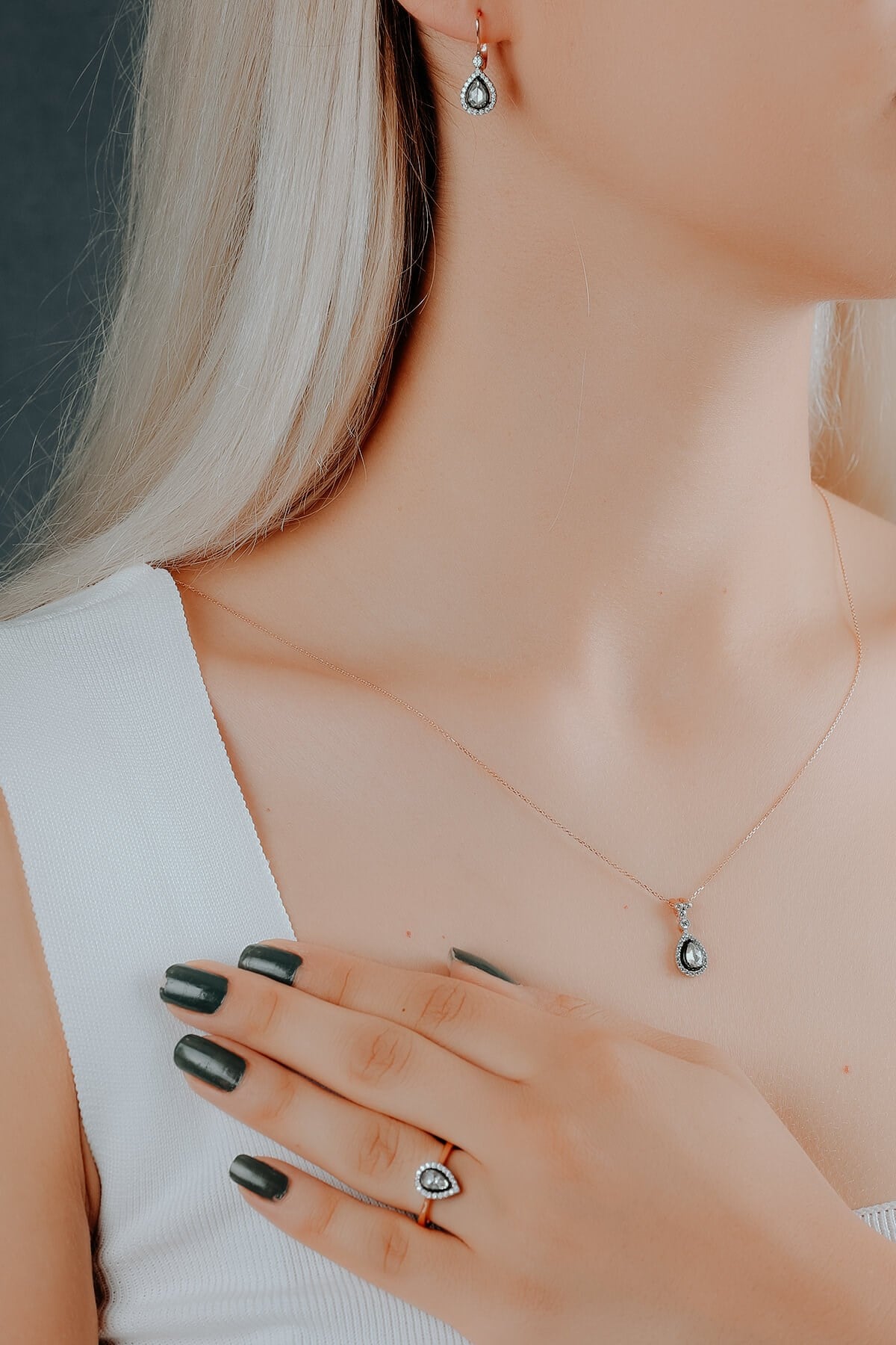 ELMAS MONTÜRLÜ SWAROVSKİ TAŞLI TAKIM