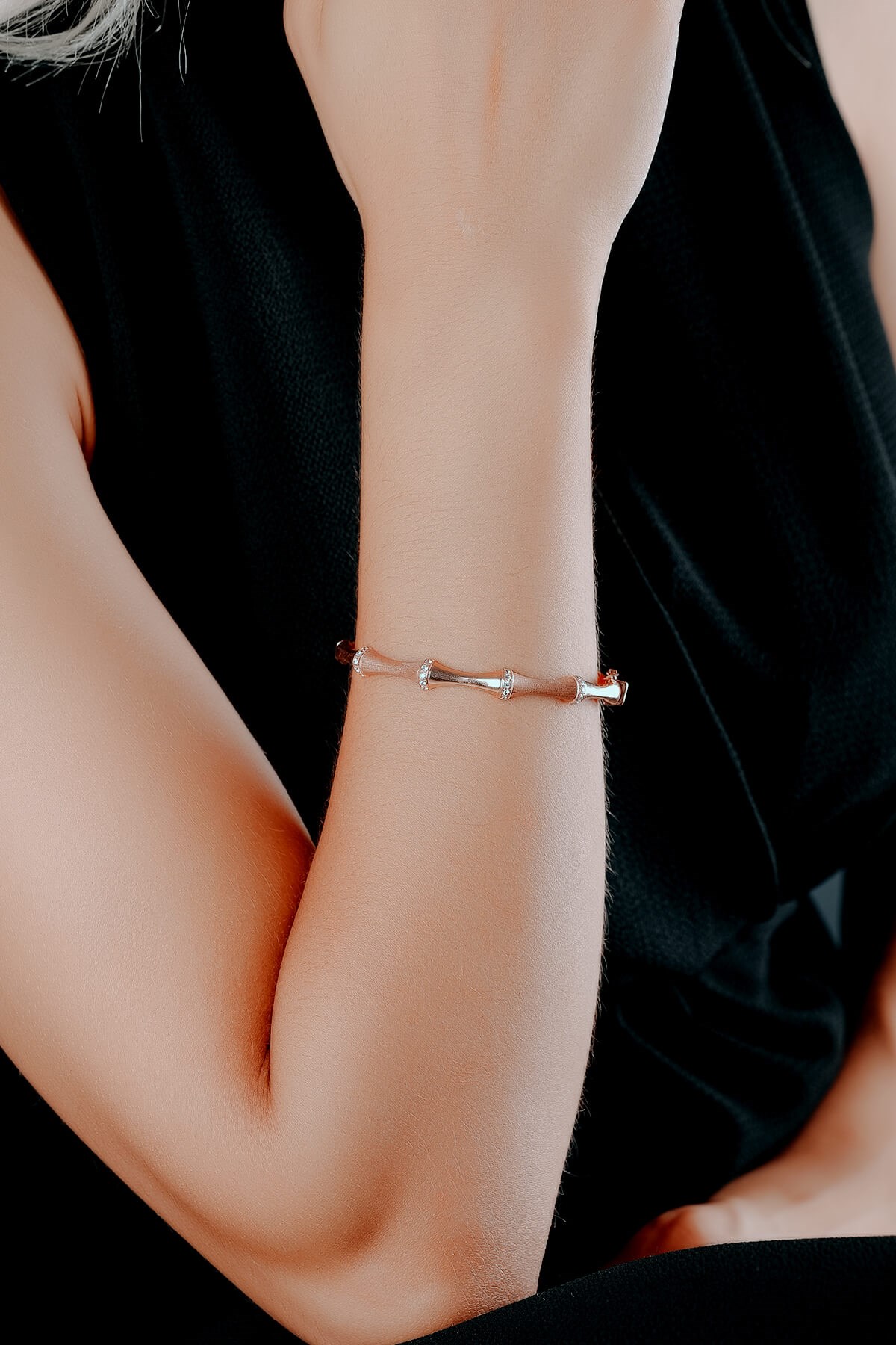 MODERN TASARIM ROSE ALTIN KELEPÇE BİLEKLİK