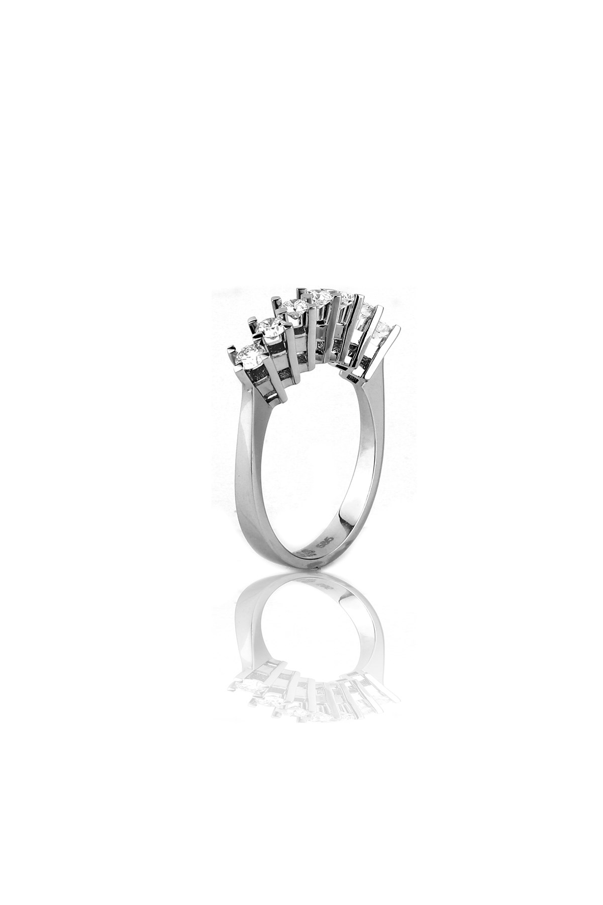 0.58 CT F SI MODERN YEDİTAŞ PIRLANTA YÜZÜK