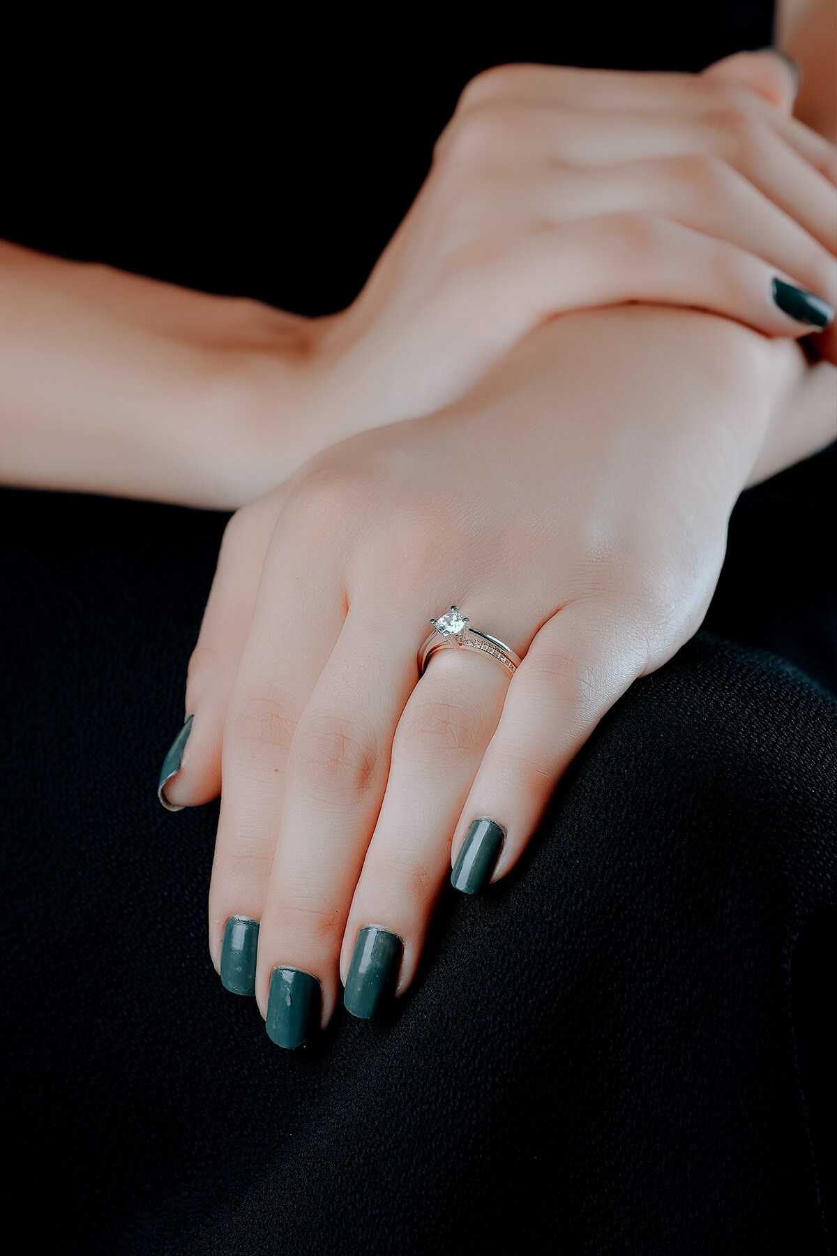 SARI-BEYAZ ALTIN TEKTAŞ YÜZÜK