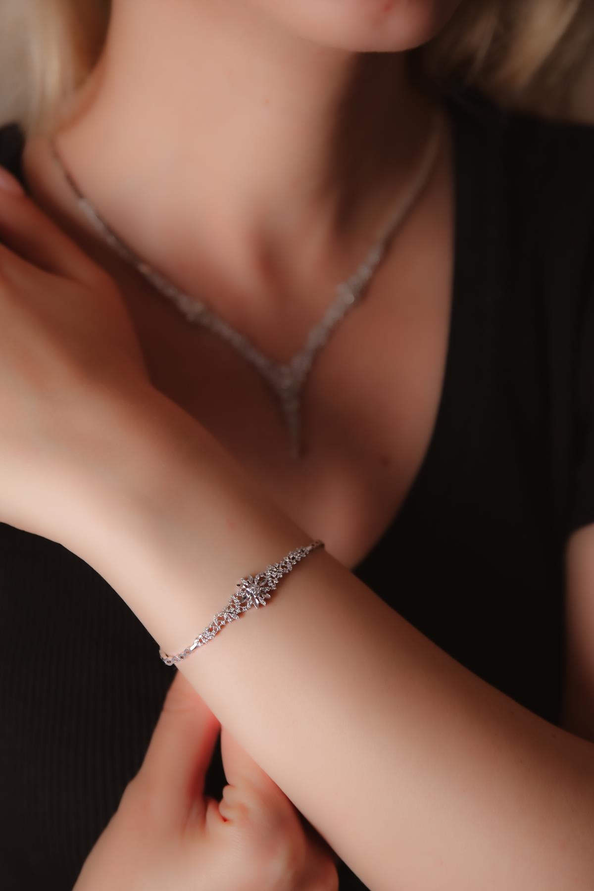 ZERAFET MODEL BEYAZ SET