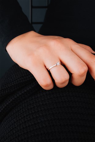 0.12 CT G SI MODERN TASARIM TEKTAŞ YÜZÜK