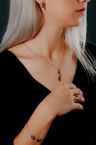 HALKALI VE TAŞLI TASARIM ALTIN SET