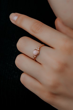 PEMBE QUARTZ ALTIN YÜZÜK