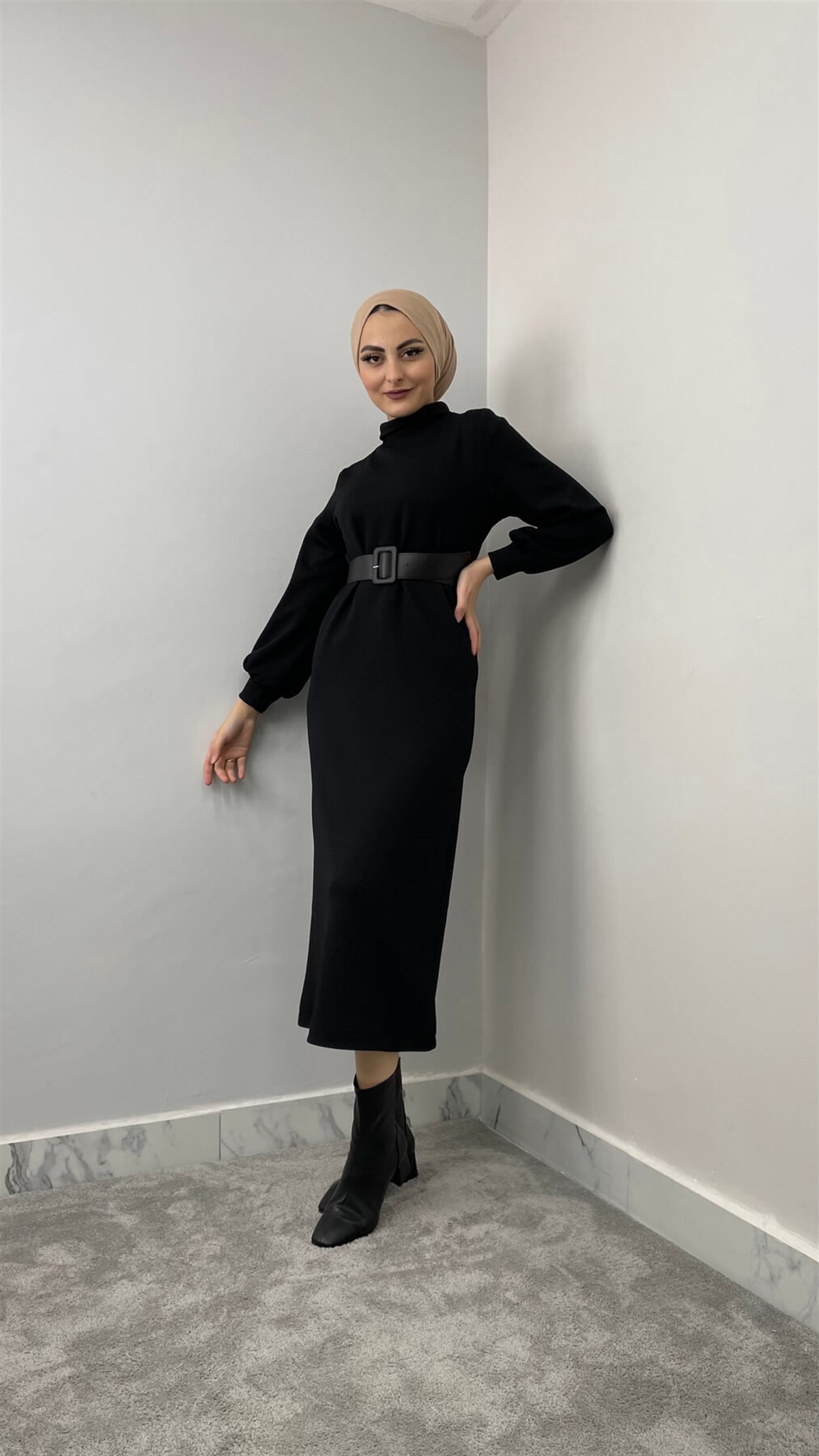 2664 N Yakalı elbise