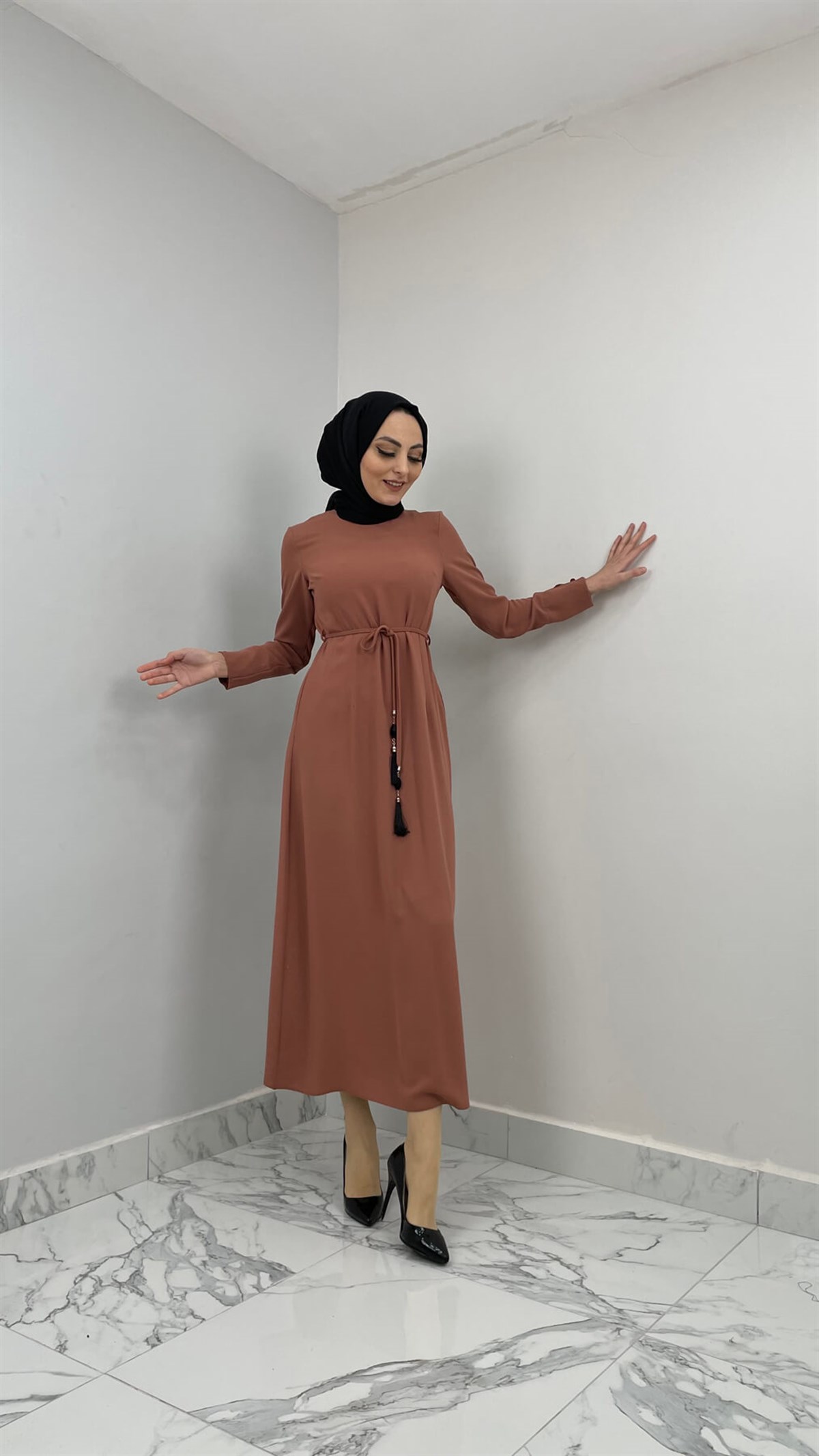 2676 N Bayan Elbise