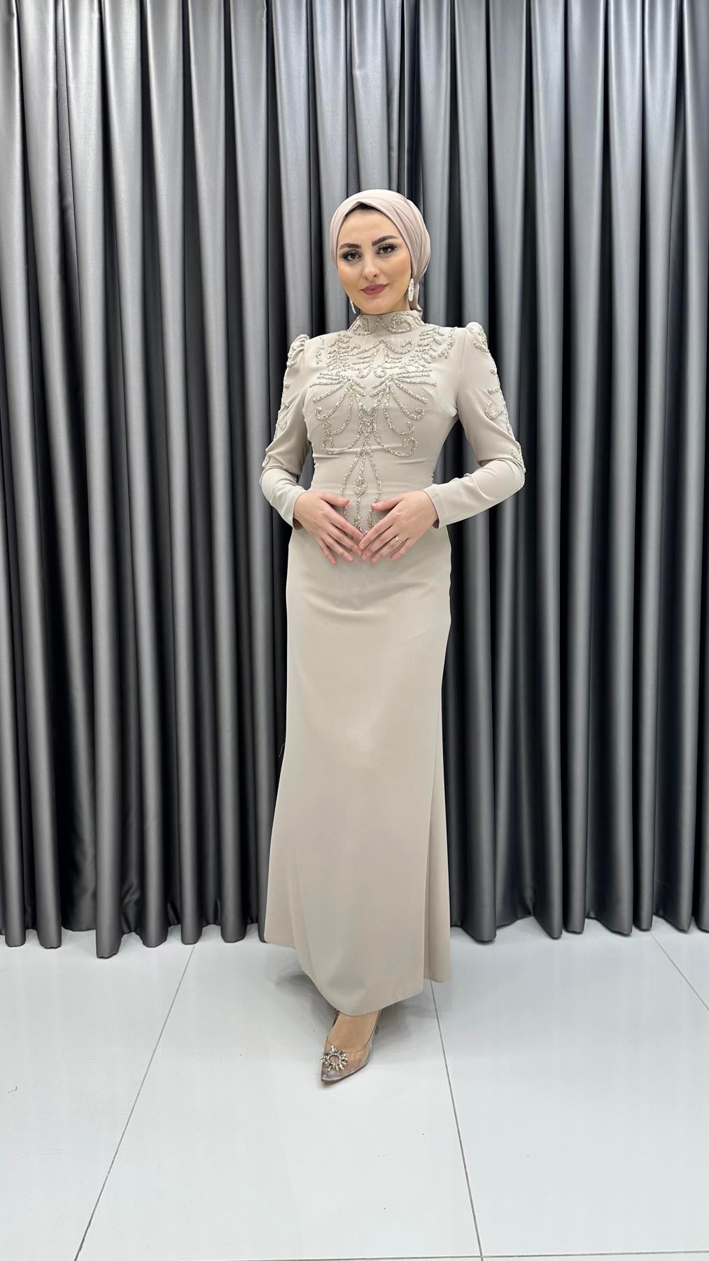3977 T - HÜRREM Boncuk İşleme Detaylı Vücuda Oturan Kesim Krep Abiye Elbise-Taş
