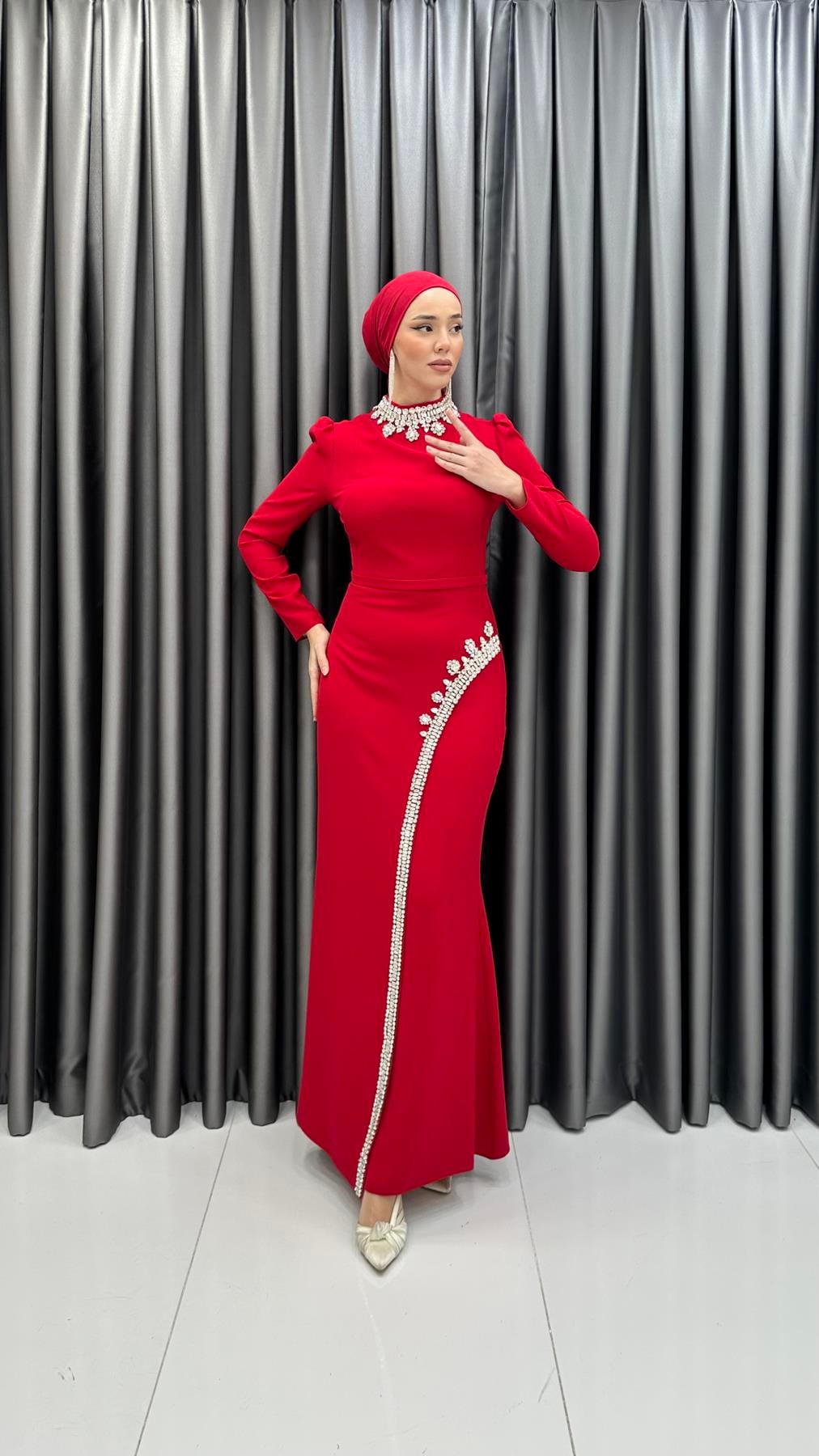 4256 T Avril Abiye-Kırmızı