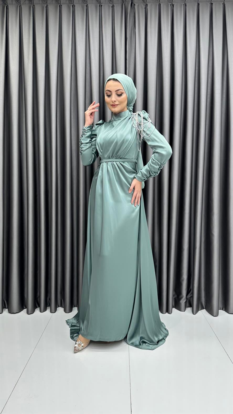 4576 H - Tek Omuzdan Boncuk Sallantılı Saten Abiye Elbise-Mint