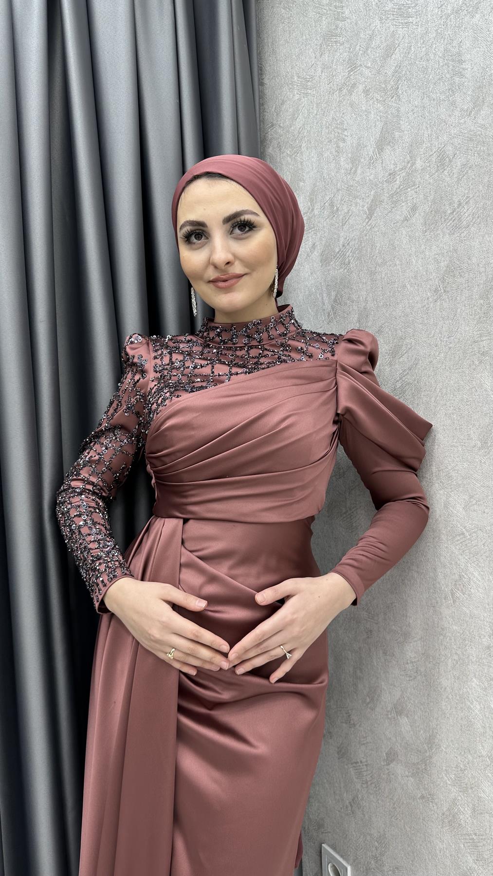 4758 H - VENESSA Tek Omuzdan Boncuk ve Ek Parçalı Etek Detaylı Saten Abiye Elbise-Gül Rengi