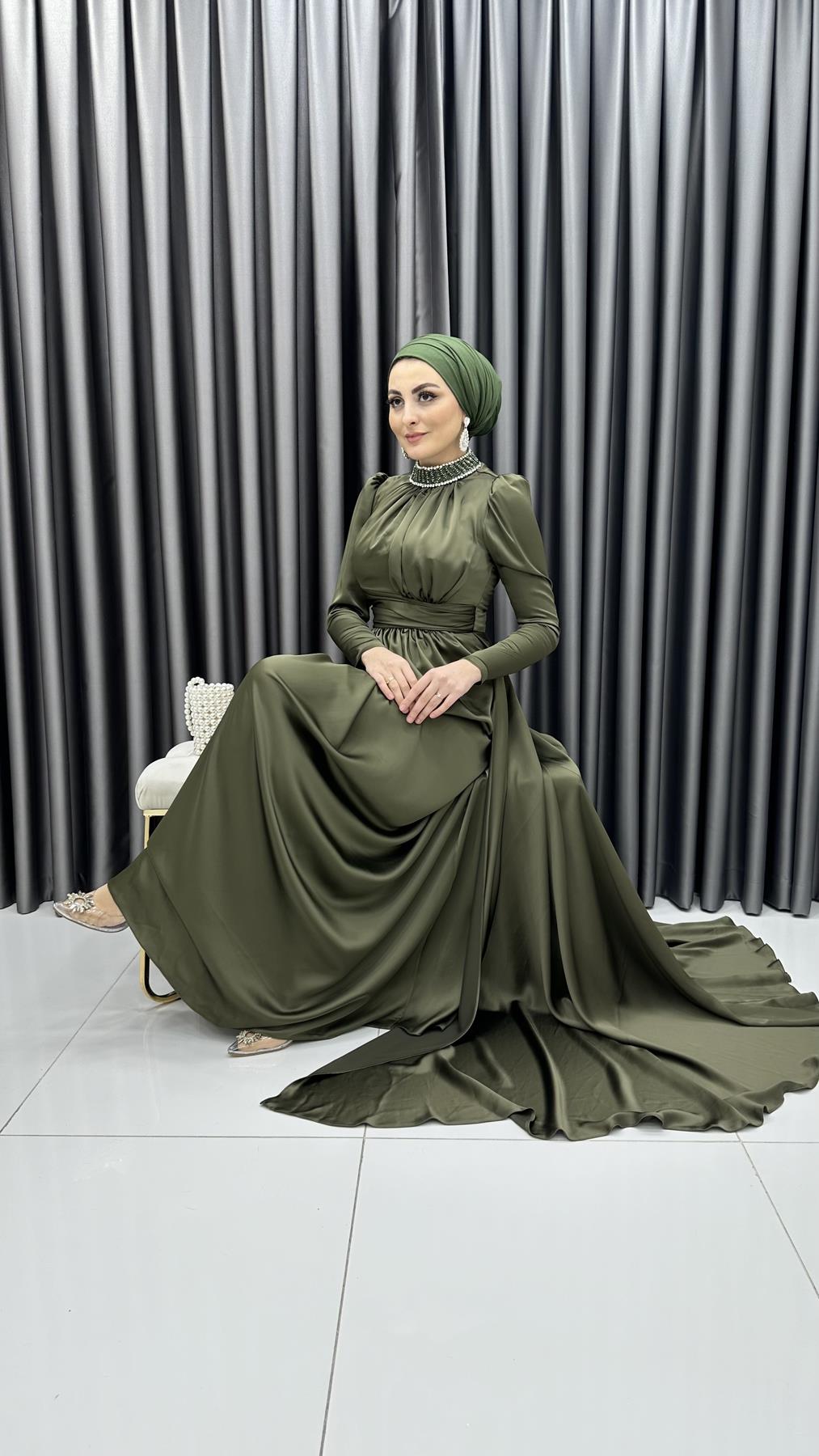 4771 H - RAHMA Taş İşlemeli Yakalık ve Göğüs Drapesi Detaylı Saten Abiye Elbise-Haki