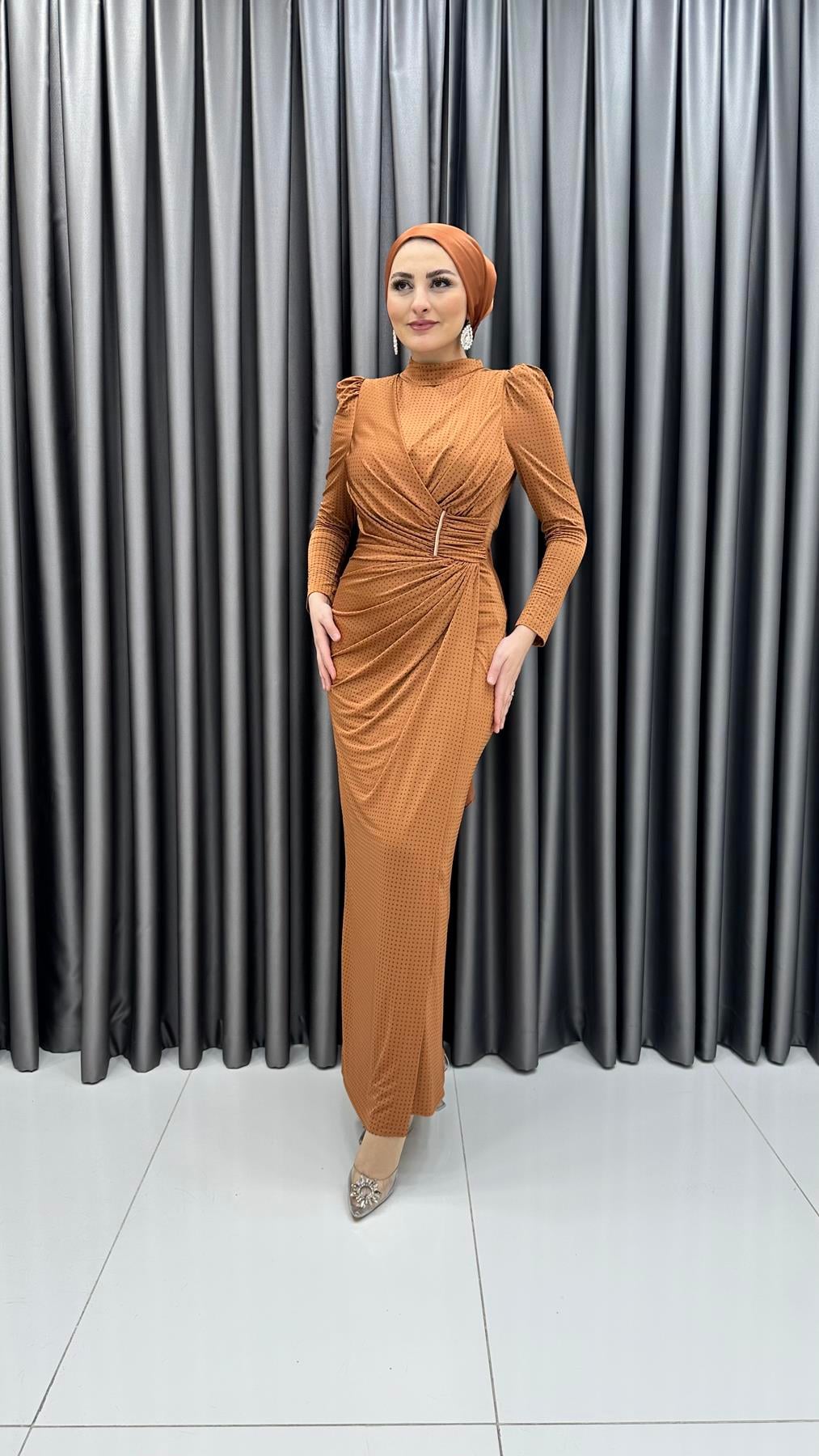 4787 H - ASRIN Drape Görünümlü ve Karpuz Kollu Sandy Kumaş Abiye Elbise-camel