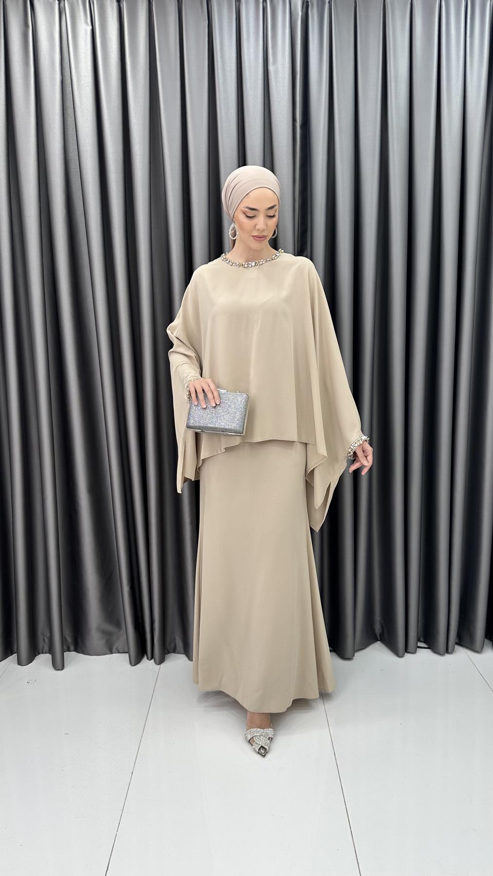 4819 H - DİLA Pelerin Üst ve Taş Detaylı Krep Abiye Elbise-Bej