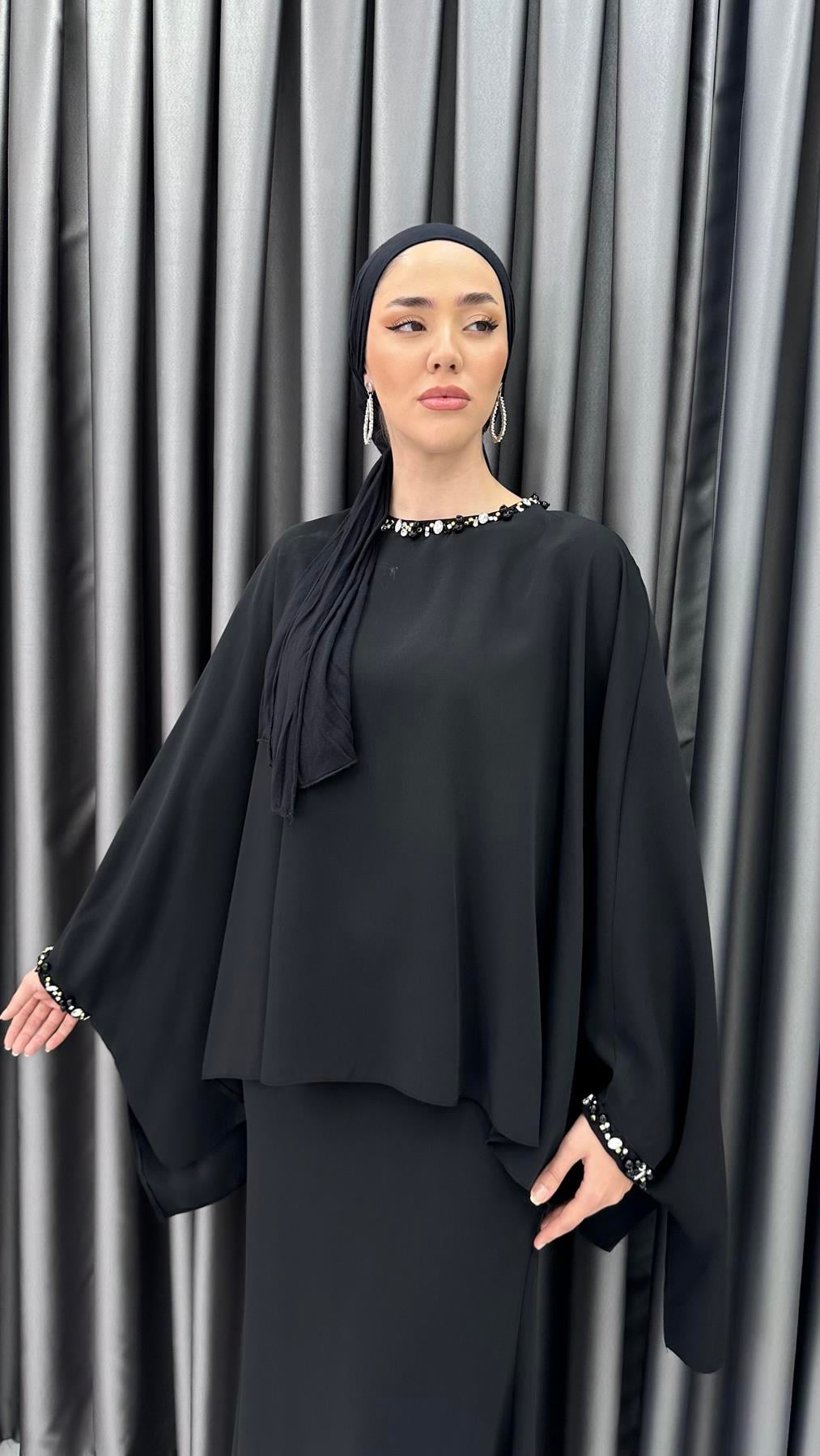 4819 H - DİLA Pelerin Üst ve Taş Detaylı Krep Abiye Elbise-Siyah